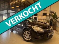 Opel Astra - 1.6 Temptation |NAP|Airco|Trekhaak|Parkeersensoren|AUX|Navigatie|