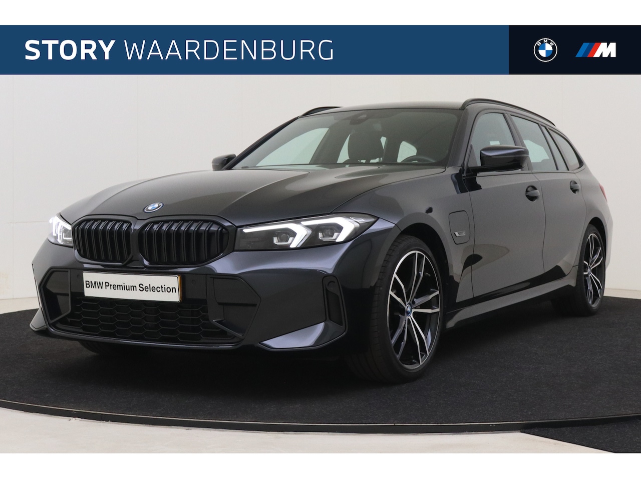 BMW 3-serie Touring - 320e High Executive M Sport Automaat / Schuif-kanteldak / Trekhaak / Adaptieve LED / Comfo - AutoWereld.nl