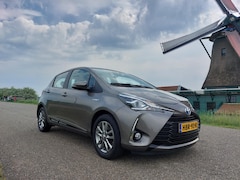 Toyota Yaris - 1.5 Hybrid Executive. ACHTERUITRIJCAMERA, CRUISE CONTROLE, NAV