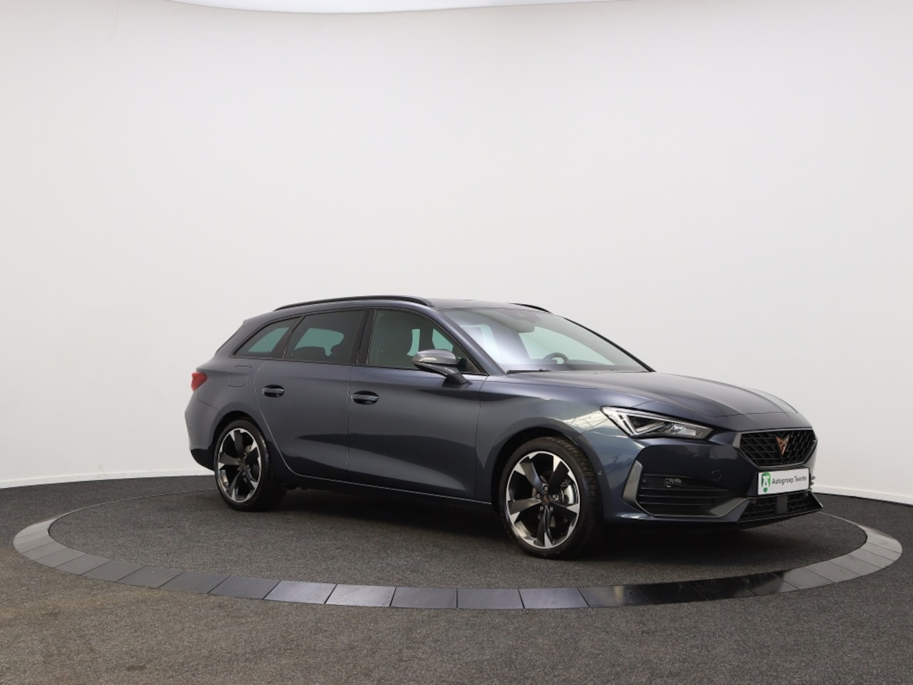 CUPRA Leon - Estate 1.5 e TSI | Panoramadak | Parkeersensoren | 18" Bi Tone | - AutoWereld.nl