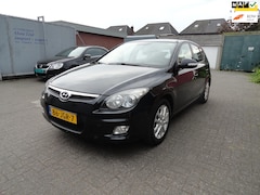 Hyundai i30 - 1.6i Style AUT AIRCO