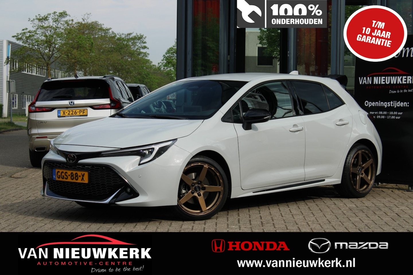 Toyota Corolla - Hybrid 200 Automaat GR Sport PLUS JBL Sportstoel Leder - AutoWereld.nl