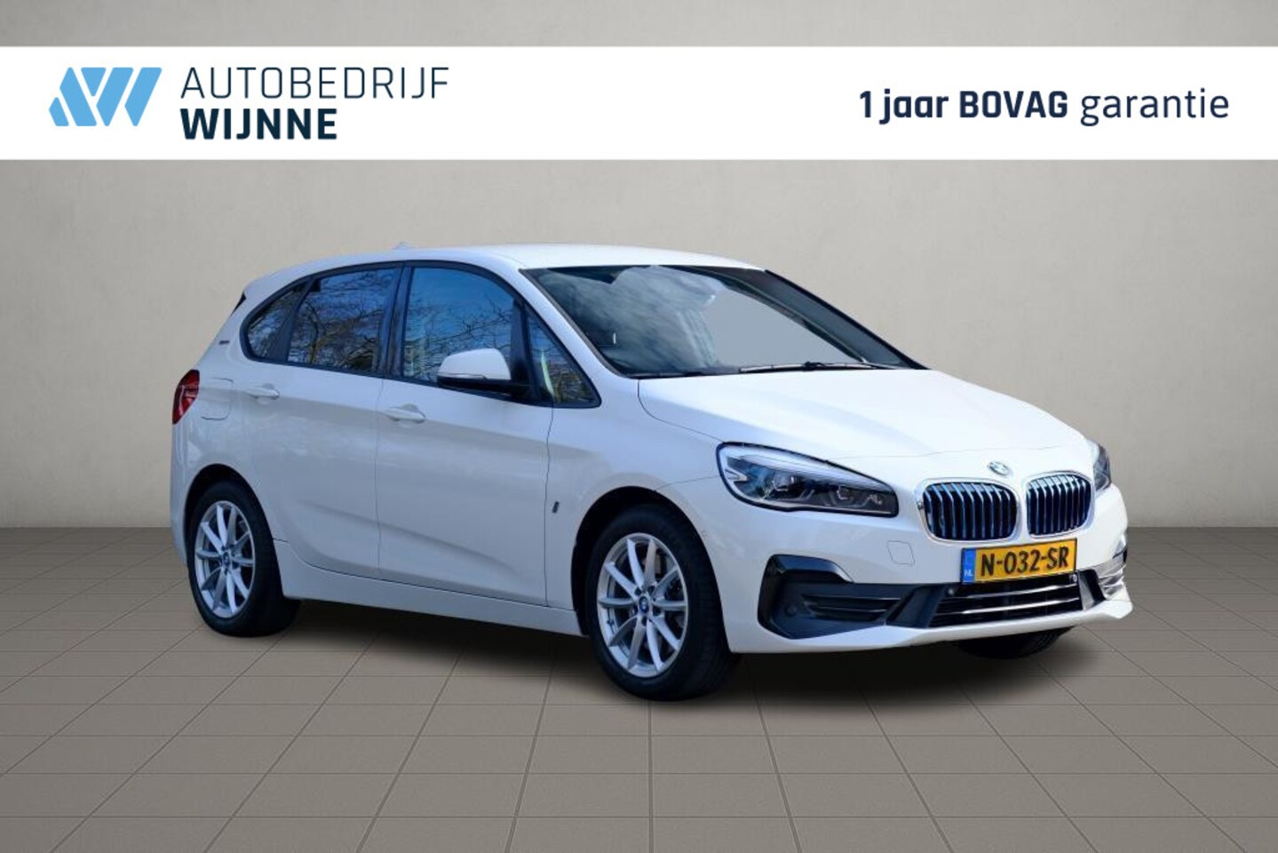 BMW 2-serie Active Tourer - 225xe iPerformance Executive | Navi | Cruise | Climate | Elektrische Achterklep | Trekhaak - AutoWereld.nl