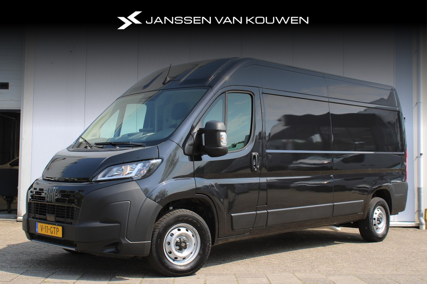 Fiat Ducato - 33 2.2 140 pk MultiJet L3H2 Navigatie / Parkeercamera / Laadruimte betimmering - AutoWereld.nl