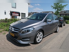 Mercedes-Benz B-klasse - 180 Aut Facelift|TREKHAAK|CAMERA|NAVIGATIE|XENON-LED|PDC|PERFECT ONDERHOUDEN