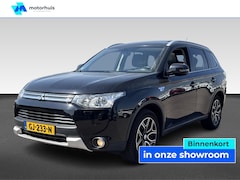 Mitsubishi Outlander - 2.0 PHEV 4WD LIMITED EDITION NAVI LEDER SCHUIFDAK TREKHAAK CAMERA NAP