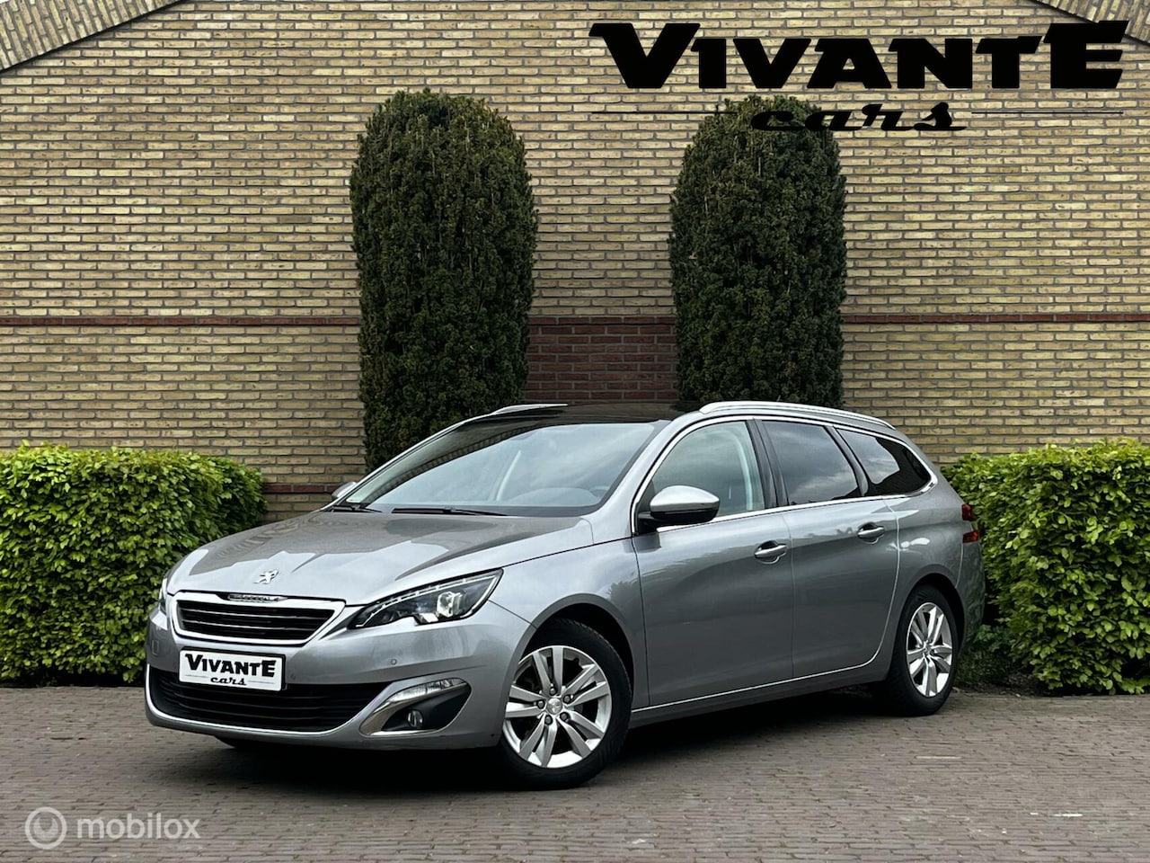 Peugeot 308 SW - 1.2 PureTech Allure Pano*Cruise*Navi*Clima*PDC - AutoWereld.nl