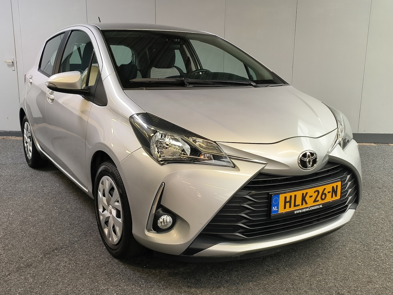 Toyota Yaris - 1.0 VVT-i Active Rijklaar + 12 maanden Bovag-garantie Henk Jongen Auto's in Helmond,  al 5 - AutoWereld.nl