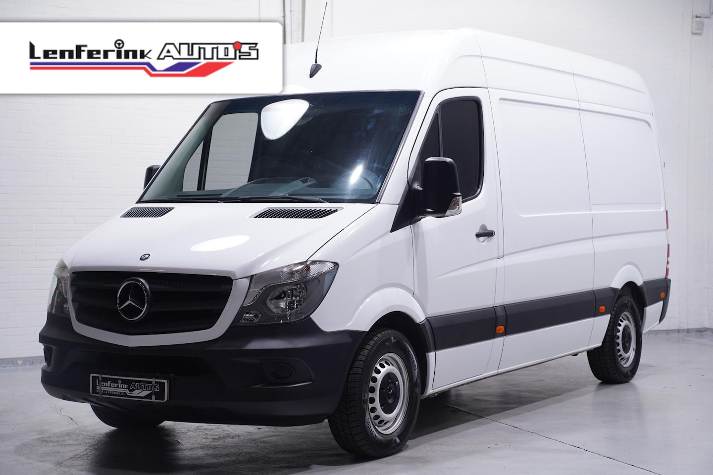 Mercedes-Benz Sprinter - 313 CDI 130 pk L2H2 Airco, Cruise Control Laadruimte Pakket, 4x Nieuwe Allseason Banden - AutoWereld.nl