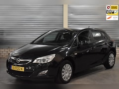 Opel Astra - 1.4 Business Edition + Navigatie|Bluetooth|