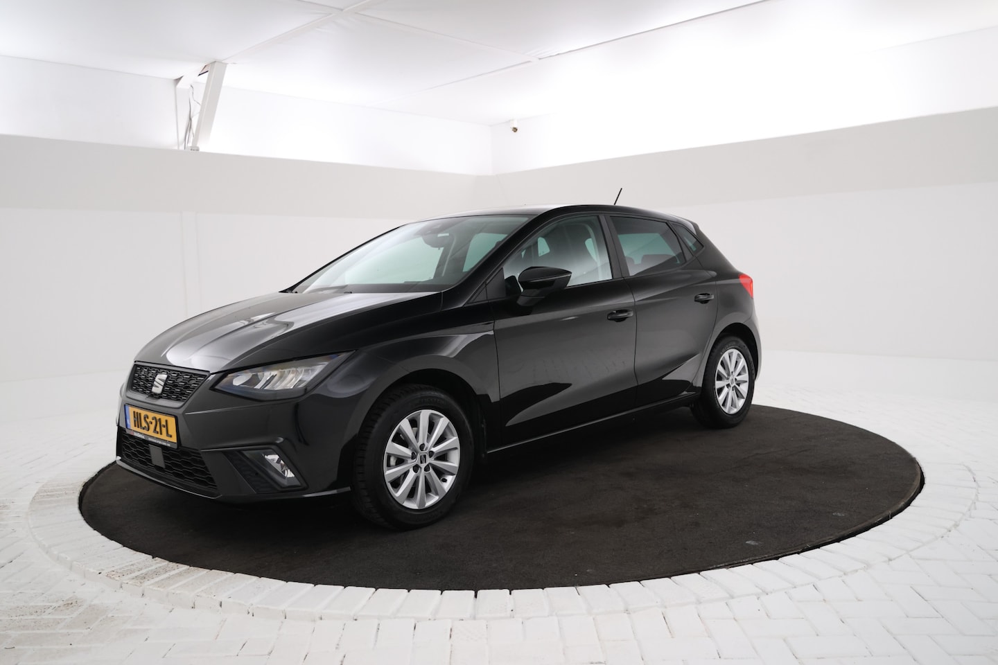 Seat Ibiza - 1.0 MPI Move! 5 Deurs, Apple carplay, Lmv, Airco - AutoWereld.nl