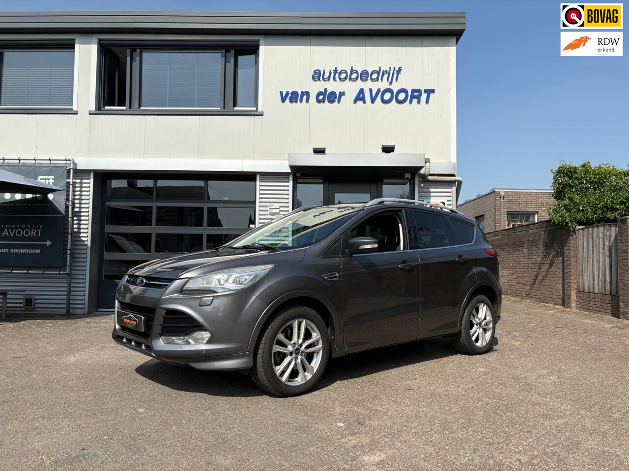 Ford Kuga - 1.6 Titanium Plus 4WD 1.6 Titanium Plus 4WD - AutoWereld.nl