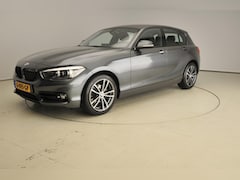 BMW 1-serie - 5-deurs 118i Automaat / Sportline / Sportstoelen / PDC / Climate / LED / Alu wielen 17 inc