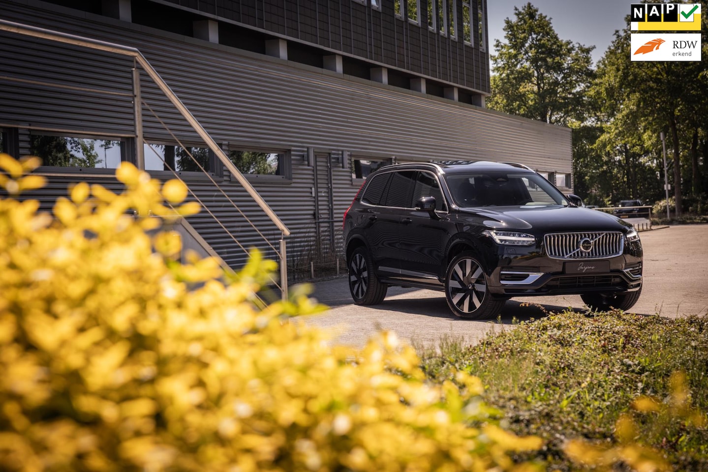Volvo XC90 - 2.0 T8 Plug-in hybrid AWD Ultra Bright 2.0 T8 Plug-in hybrid AWD Ultra Bright (404pk) - AutoWereld.nl