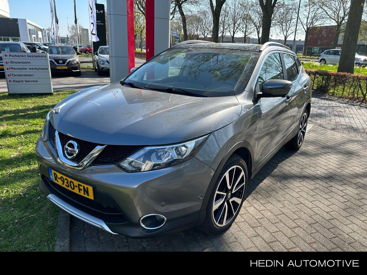 Nissan Qashqai - 1.2 Tekna Automaat | Panoramadak | Lm Velgen | Trekhaak - AutoWereld.nl