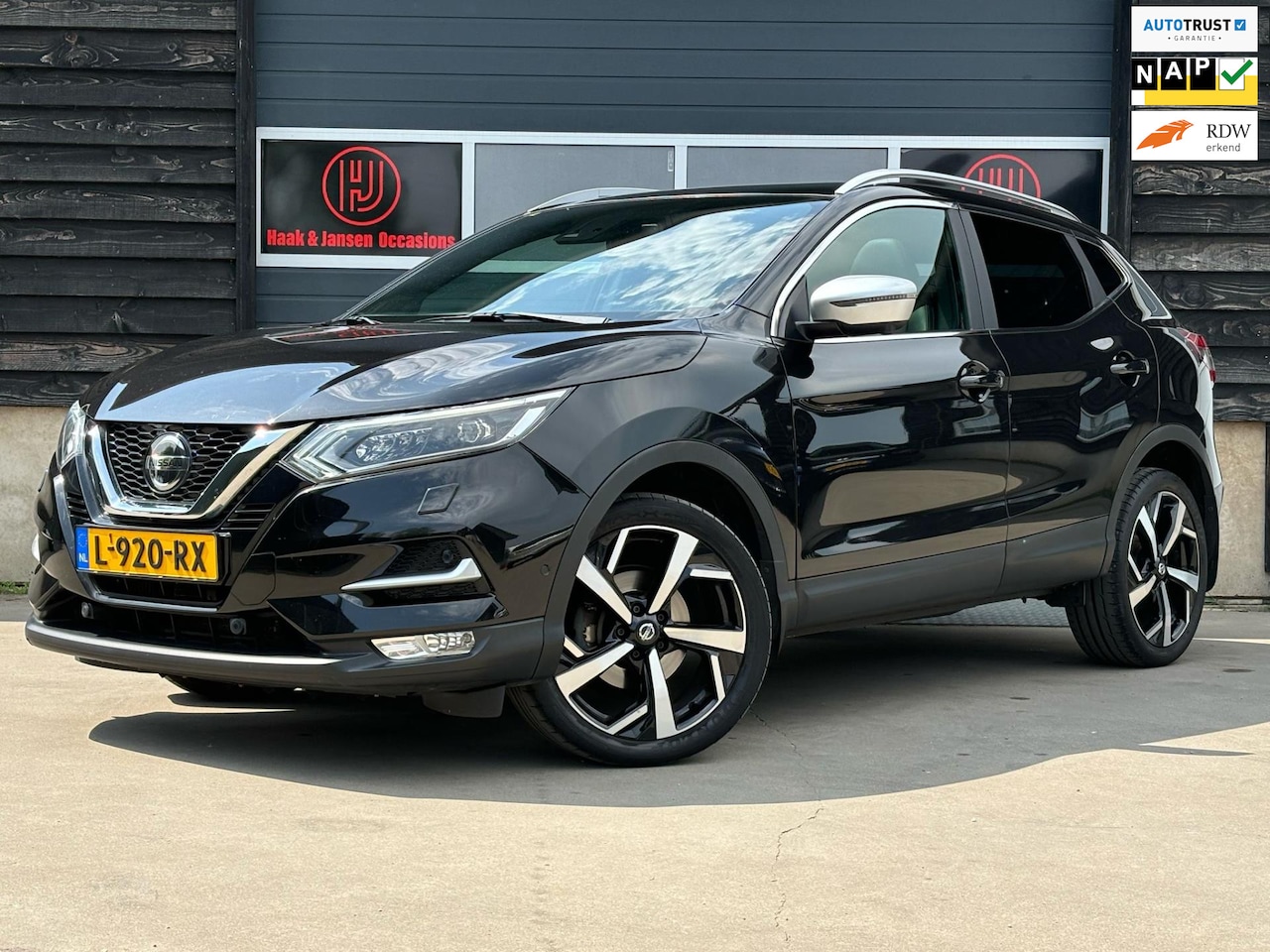 Nissan Qashqai - 1.2 Tekna Automaat Panoramadak Bose Leder - AutoWereld.nl