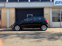 Opel Corsa - 1.2-16V Enjoy