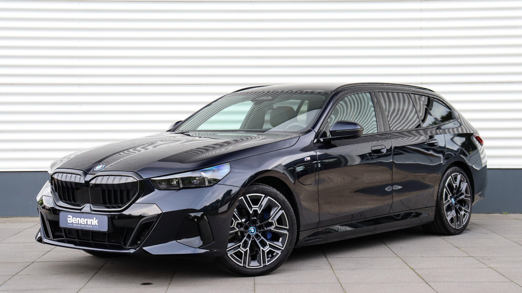 BMW 5-serie Touring - 530e xDrive Touring M Sport Pro | Bowers & Wilkins | Stoelventilatie | Adaptief onderstel - AutoWereld.nl