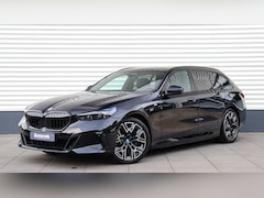 BMW 5-serie Touring - 530e xDrive Touring M Sport Pro | Bowers & Wilkins | Stoelventilatie | Adaptief onderstel