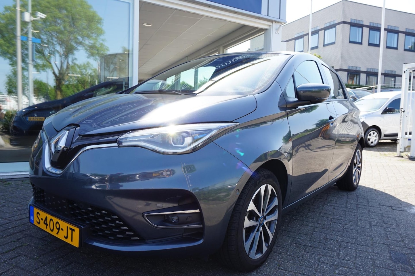 Renault Zoe - R135 Intens Business 52 kWh navigatie / camera / koop accu - AutoWereld.nl
