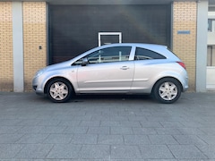 Opel Corsa - 1.0-12V Essentia