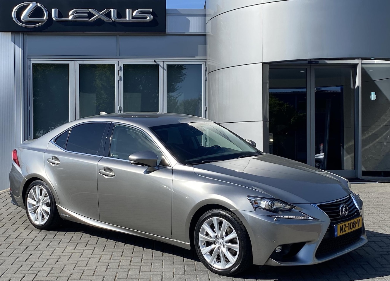 Lexus IS - 300h Business Line 300h Business Line - AutoWereld.nl