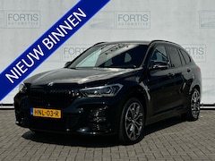 BMW X1 - xDrive25e High Executive HARMAN KARDON | STUURWIEL VERW | CAMERA | STOELVERW | LED |