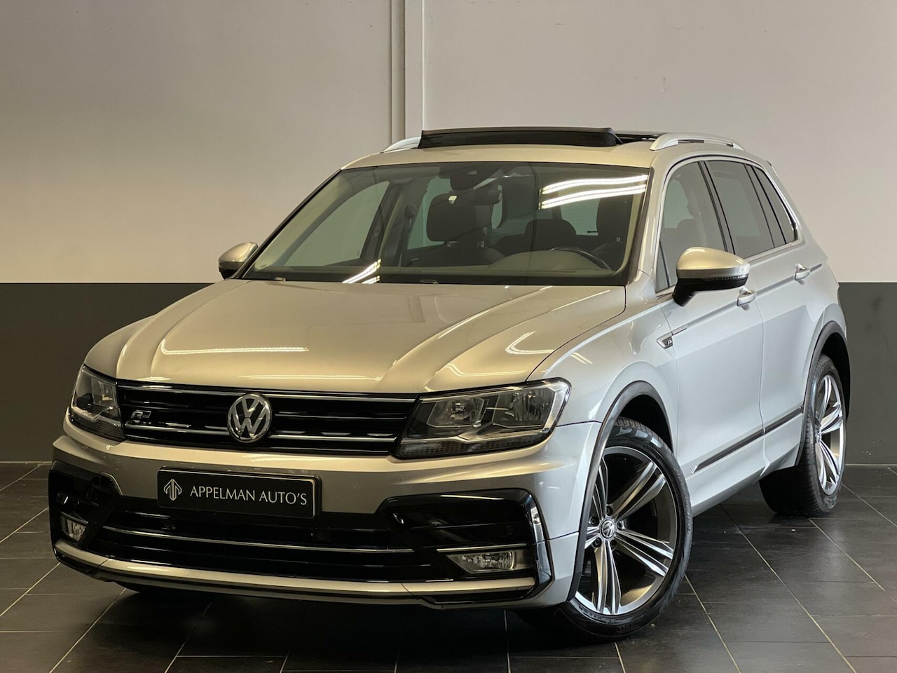 Volkswagen Tiguan - 1.4 TSI ACT | R-Line | NAP | Pano | Virtual | Massage | - AutoWereld.nl