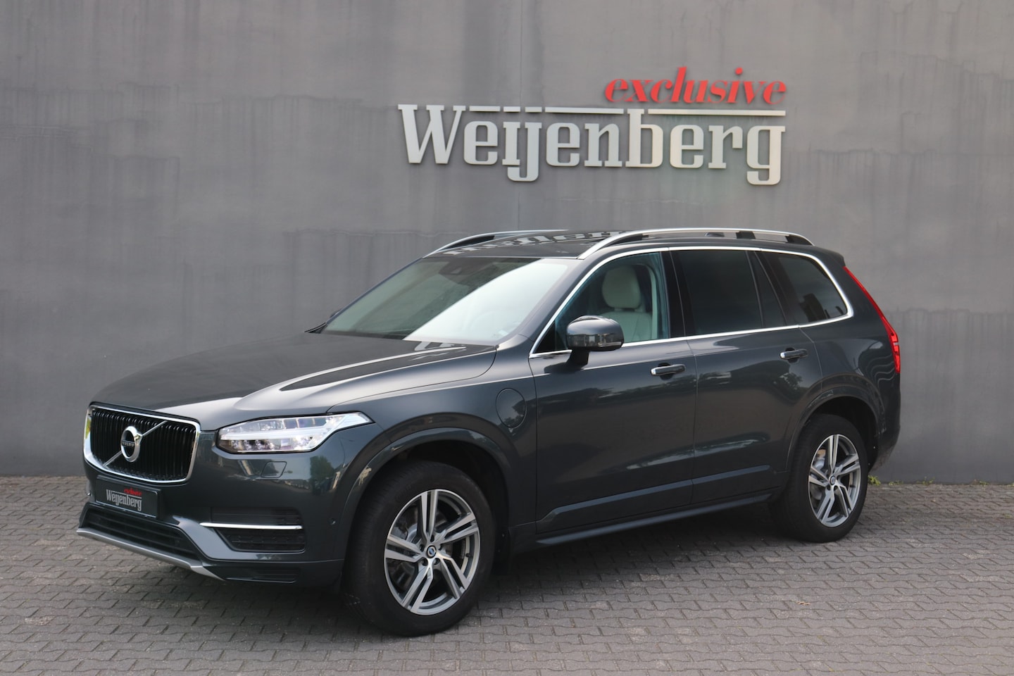 Volvo XC90 - 2.0 T8 Twin Engine AWD 7P. Pano Trekhaak Leder - AutoWereld.nl