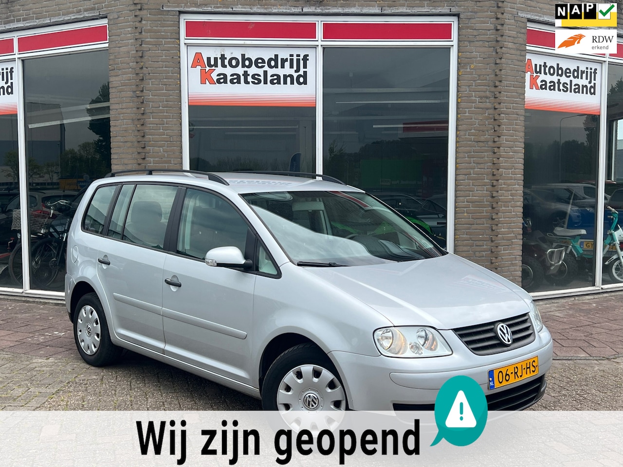 Volkswagen Touran - 1.6 Business - Airco - Cruise - Radio CD - AutoWereld.nl