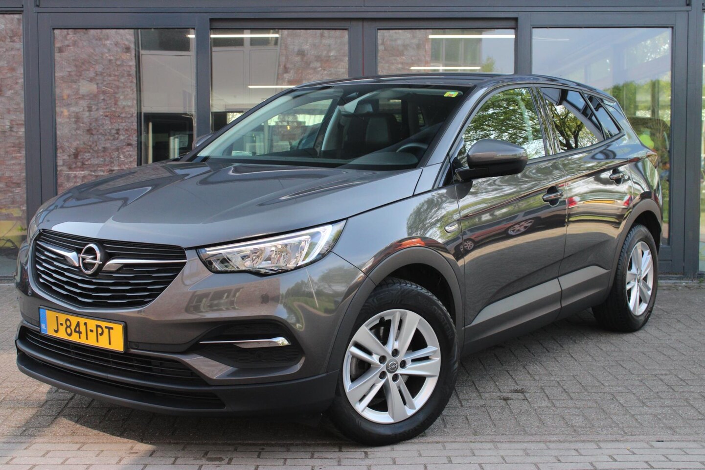 Opel Grandland X - 1.2 Turbo Business Edition | Automaat | Cruise Control | Trekhaak 1300kg | Carplay | Camer - AutoWereld.nl