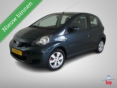 Toyota Aygo - 1.0-12V Aspiration Red Navigator Airco