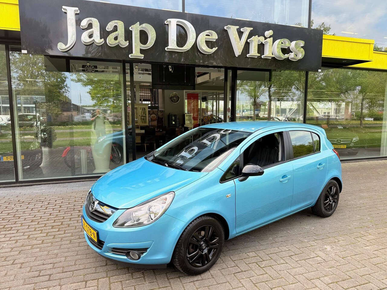 Opel Corsa - 1.2-16V '111' Edition 1.2-16V '111' Edition - AutoWereld.nl