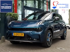 Lynk & Co 01 - 1.5 AUTOMAAT | Zwarte hemel | Navi | Panodak | ECC | PDC + Camera