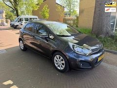 Kia Rio - Tweede eigenaar / Airco / 148.000 km / 5 deurs / Leuke auto