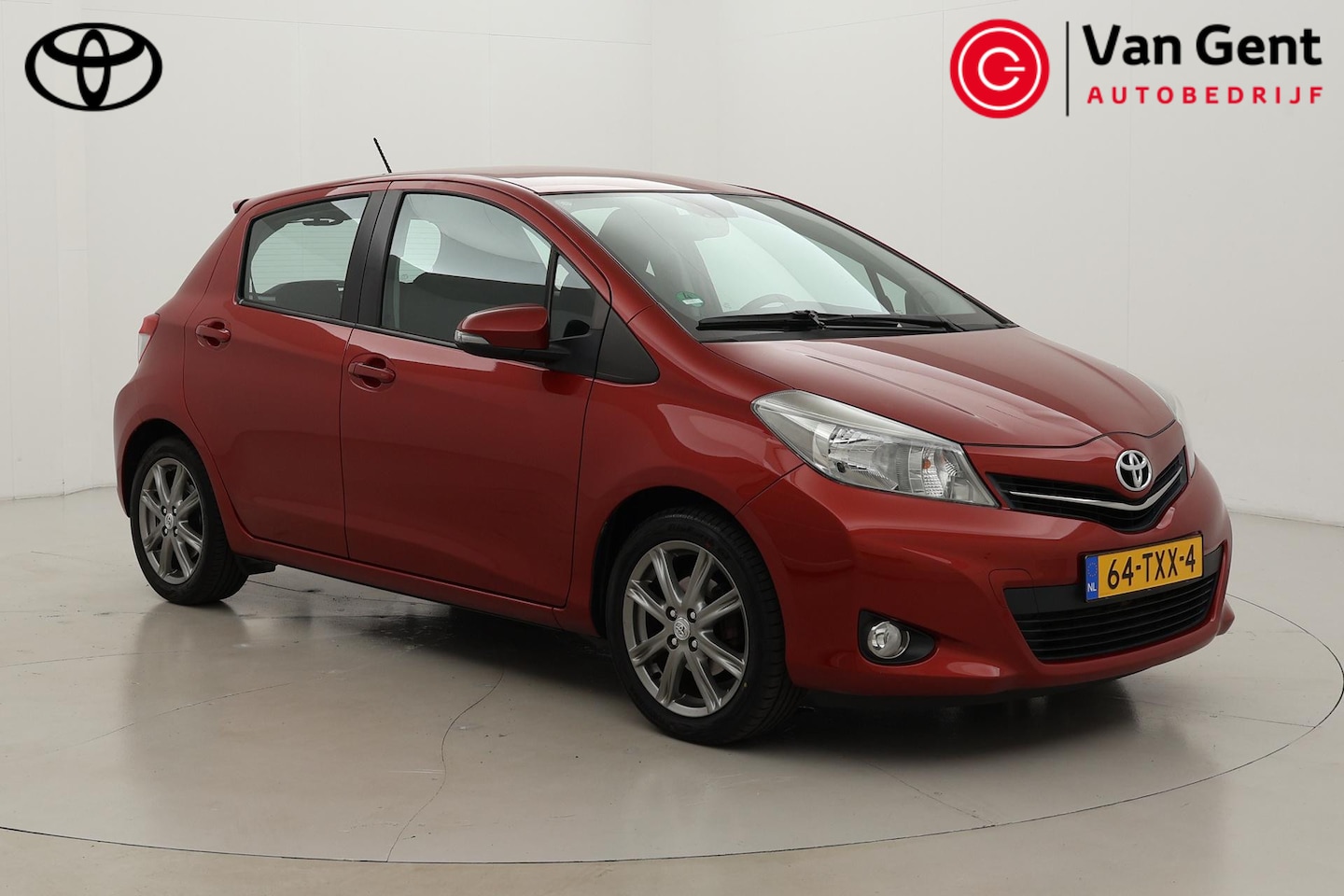 Toyota Yaris - 1.3 VVT-i Dynamic | Origineel NL | Trekhaak | Keyless | Navigatie | 16 inch | Clima| Cruis - AutoWereld.nl