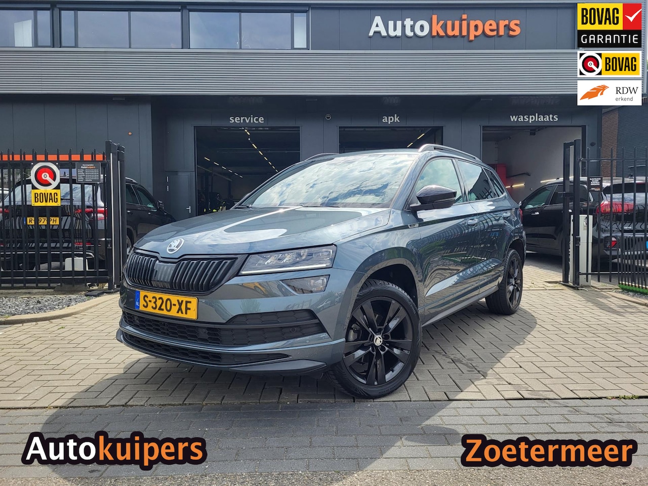 Skoda Karoq - 1.5 TSI ACT Sportline Business | Met o.a. elektrische achterklep, stoelverwarming, AppleCa - AutoWereld.nl