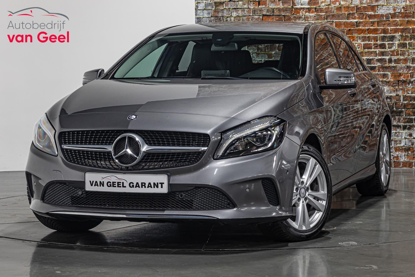 Mercedes-Benz A-klasse - 180 Ambition I Trekhaak I Cruise controle I Rijklaarprijs - AutoWereld.nl