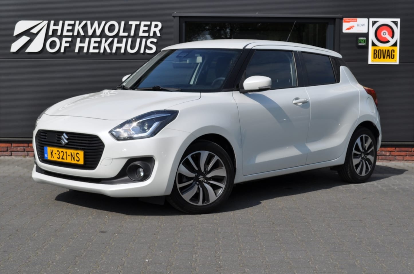 Suzuki Swift - 1.0 Stijl Smart Hybr - AutoWereld.nl
