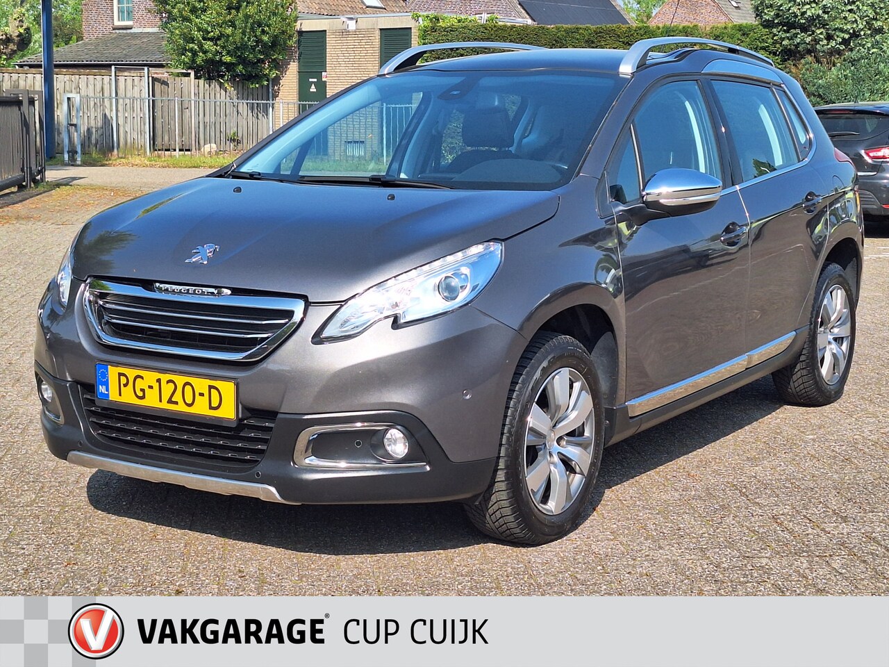 Peugeot 2008 - 1.2 PureTech Allure PANORAMADAK-NAVI-CLIMATE CONTROL- 4 SEIZOENEN BANDEN-LEER-STOEL VERWAR - AutoWereld.nl