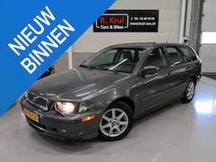 Volvo V40 - 2.0 Europa Trekhaak Airco Navigatieradio Stoelverwarming NAP Boekjes compleet NL-Auto 2 Sl
