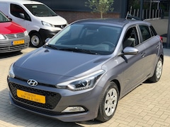 Hyundai i20 - 1.4 active NIEUWSTAAT AUTOMAAT XENON LED CRUISE PDC