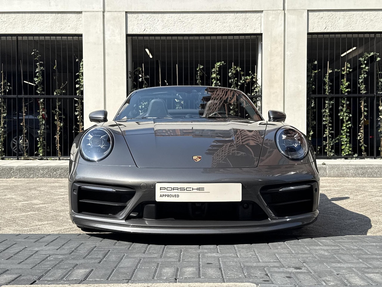 Porsche 911 Cabrio - 3.0 Carrera 4 S Approved 2-2027 Lift SportChrono Achteras PDLS SportDesign 20''/21'' Surro - AutoWereld.nl