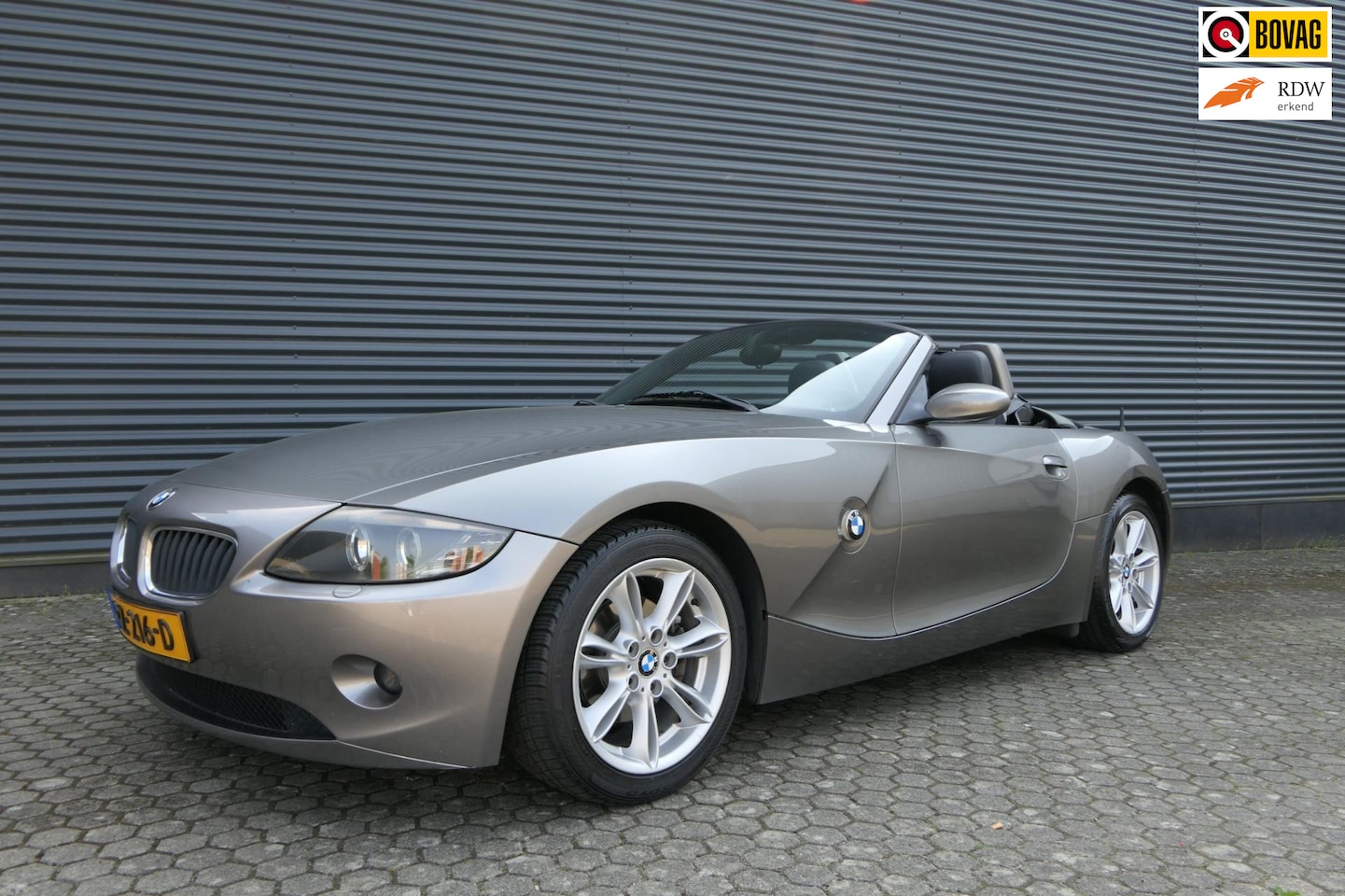 BMW Z4 Roadster - BMW Z4 Roadster 2.2i 6 Cilinder. Leer/Electrische kap. - AutoWereld.nl