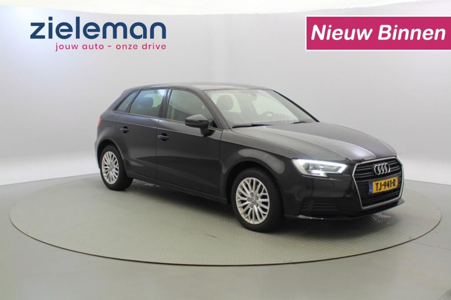 Audi A3 - 1.6 TDI Automaat - Xenon, Cruise - AutoWereld.nl