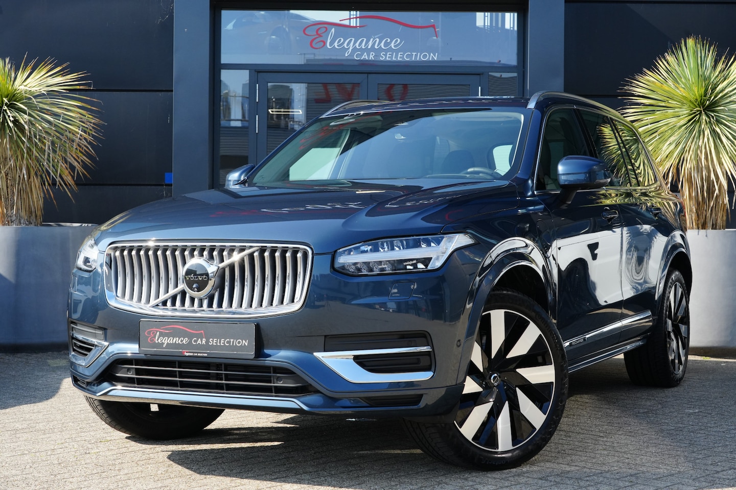 Volvo XC90 - 2.0 T8 Recharge AWD Plus Dark 455pk Panoramadak/Stoelverwarming/360Camera - AutoWereld.nl
