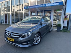 Mercedes-Benz B-klasse - B180 Ambition I Navigatie I Trekhaak I Xenon I PDC