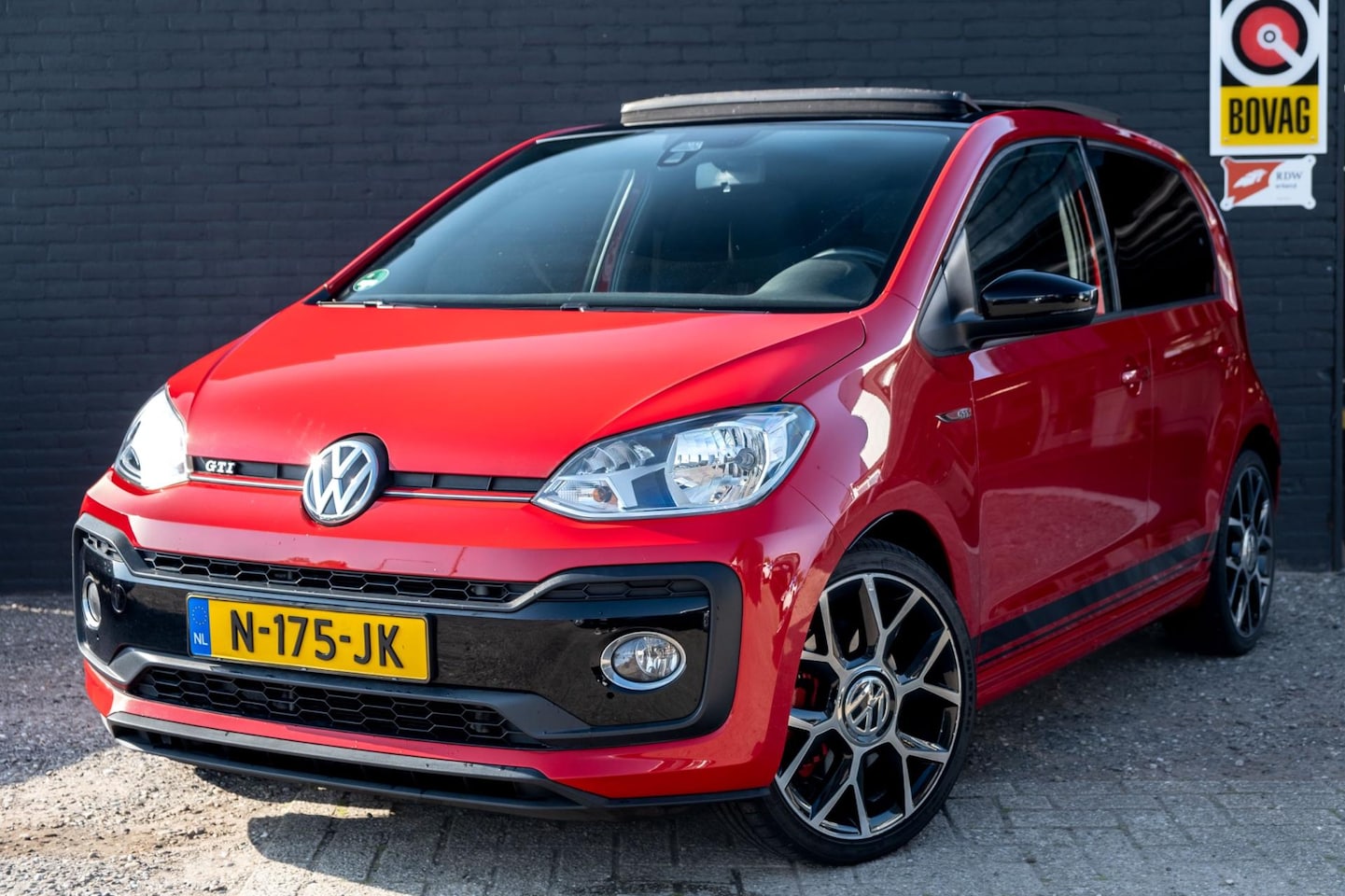 Volkswagen Up! - 1.0 TSI GTI | Pano | Beats | Camera - AutoWereld.nl