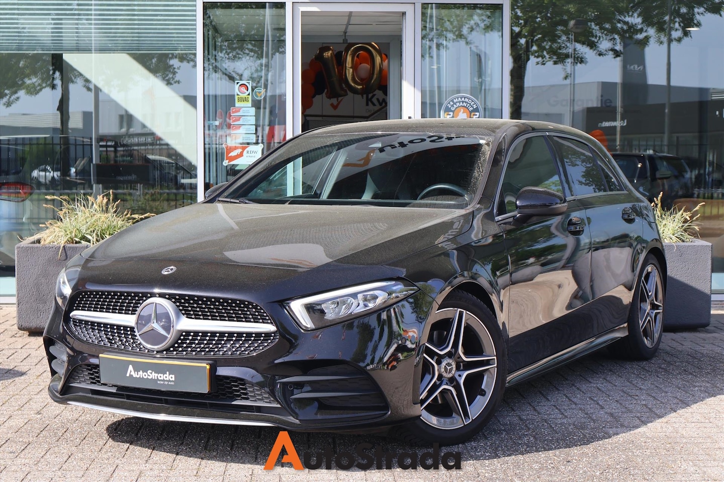 Mercedes-Benz A-klasse - A 180 AMG-Line 136pk | Carplay | Cruise | Climate | Navi | Stoelverwarming | Trekhaak | LE - AutoWereld.nl