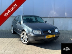 Volkswagen Bora - 1.6-16V Sportline NAP TREKHAAK